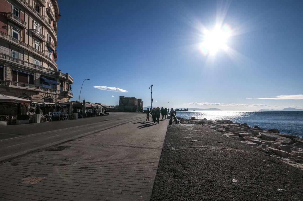 Chiatamone Seaside Suite Napoli Esterno foto