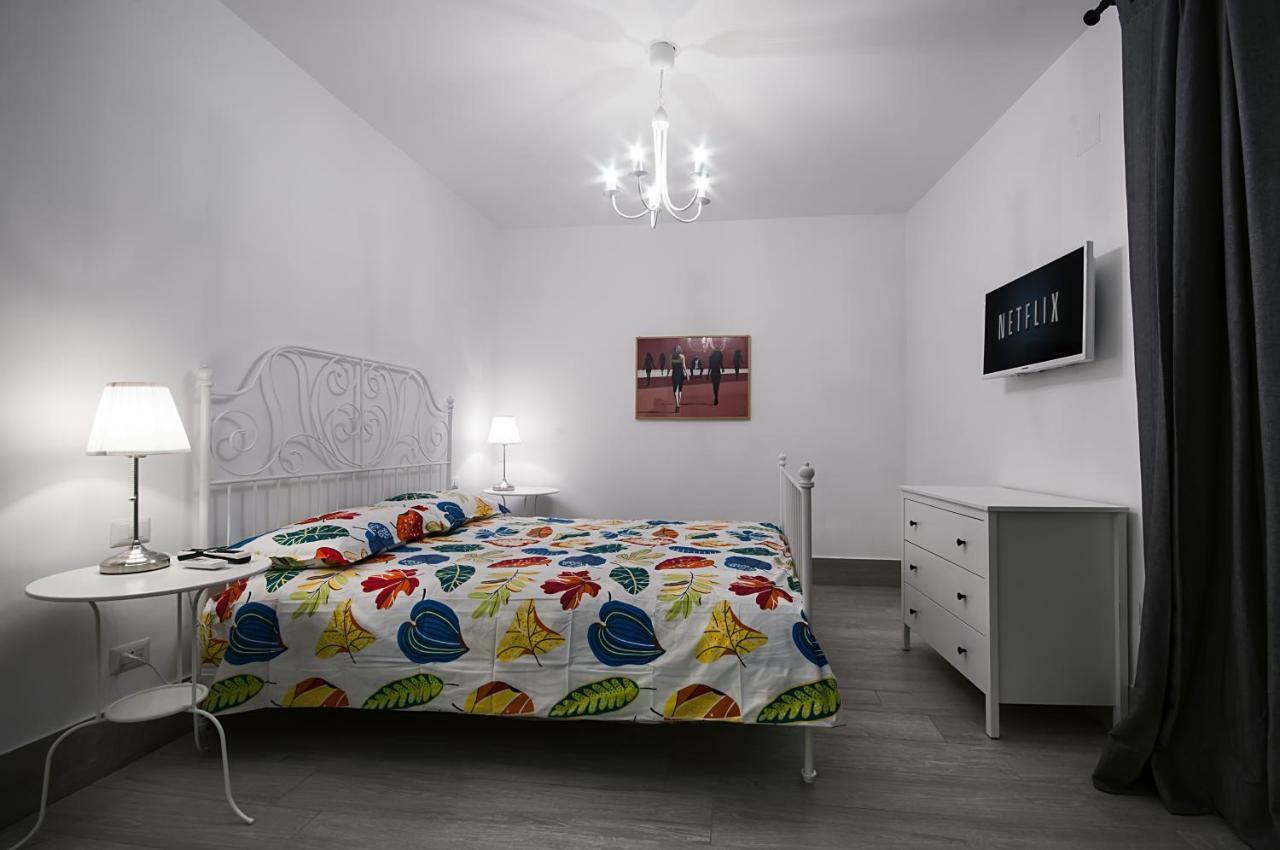 Chiatamone Seaside Suite Napoli Esterno foto