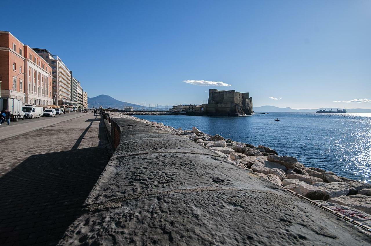 Chiatamone Seaside Suite Napoli Esterno foto