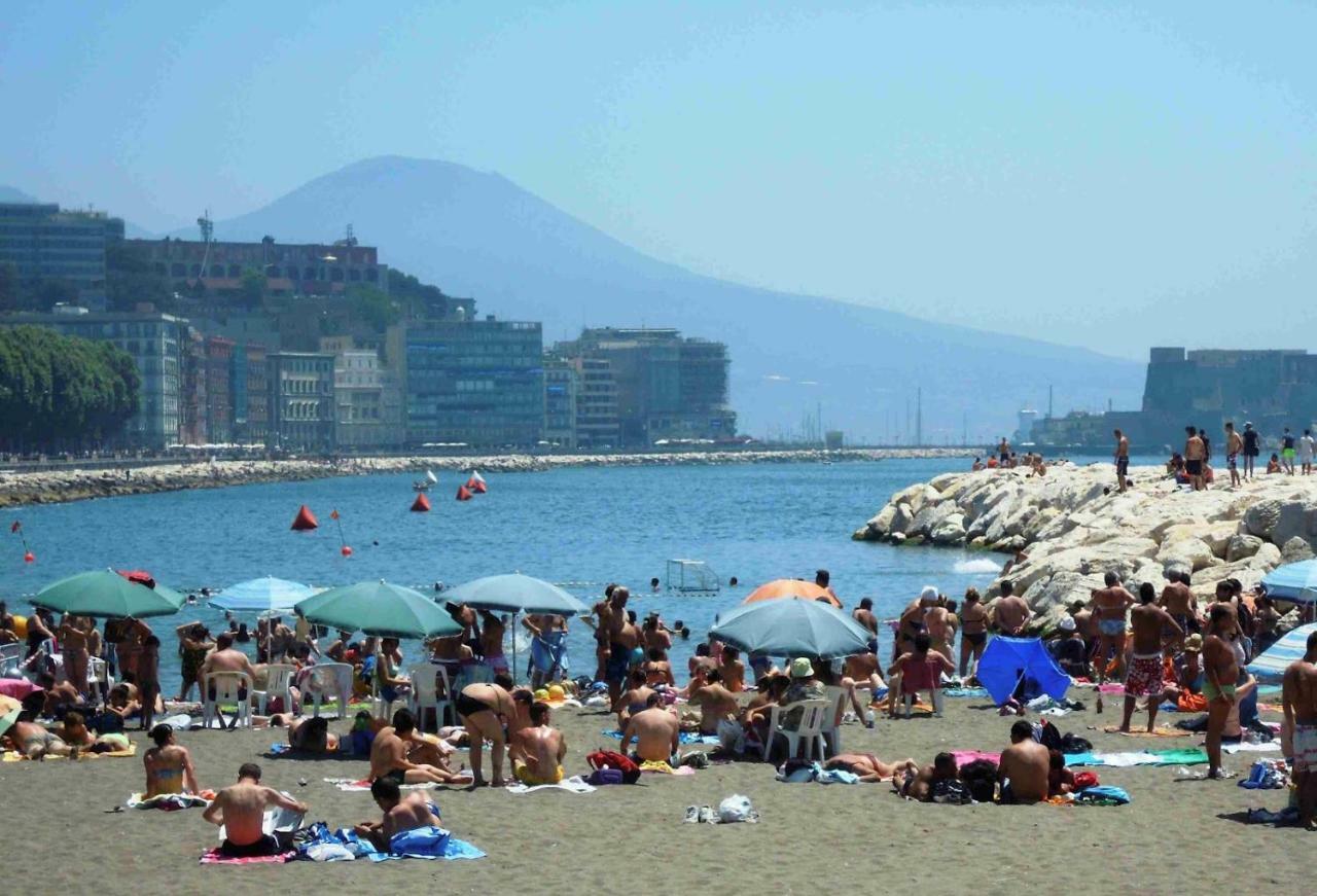 Chiatamone Seaside Suite Napoli Esterno foto